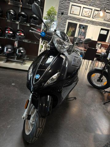 Piaggio Fly - 4 takt - 2017 beschikbaar voor biedingen