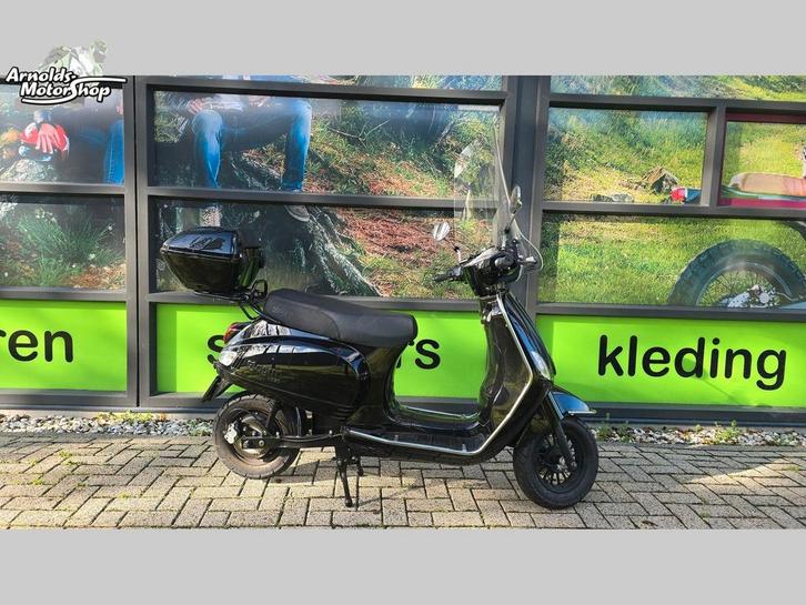 AGM E-VX50 (bj 2019, zgan, nieuwe accu) 399 km, Fietsen en Brommers, Brommers | Overige merken, Zo goed als nieuw, Maximaal 25 km/u