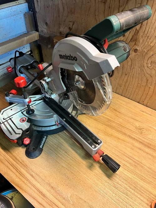 Metabo KGS 216 Afkortzaag, Doe-het-zelf en Verbouw, Gereedschap | Zaagmachines, Gebruikt, Afkortzaag, 1200 watt of meer, 70 mm of meer
