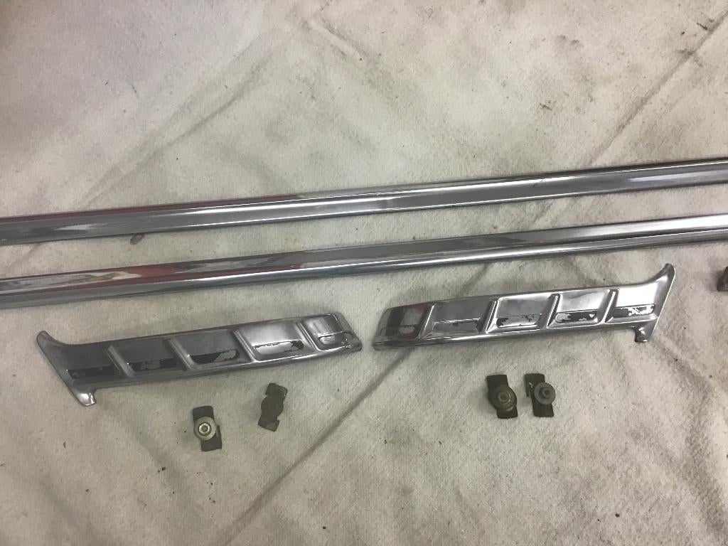 57 Chevy originele RVS zijkant lijsten, side-moulding., Ophalen, Gebruikt