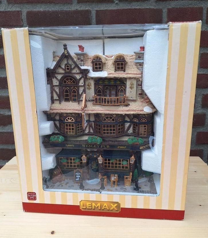 Lemax "Wesley Pub" #45099, Diversen, Kerst, Zo goed als nieuw, Ophalen of Verzenden