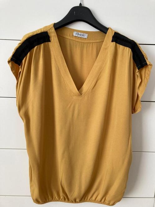 Nieuwe blouse van het Italiaanse Merk Transfer, L, Kleding | Dames, Blouses en Tunieken, Nieuw, Maat 42/44 (L), Geel, Ophalen of Verzenden