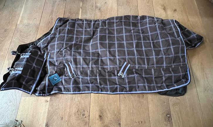 Winterdeken 300 gram en winterdeken 400 gr met vaste hals, Dieren en Toebehoren, Paarden en Pony's | Dekens en Dekjes, Gebruikt