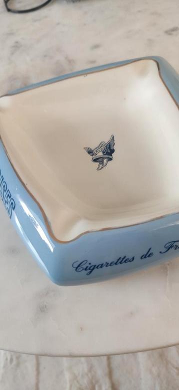 GAULOISES ASHTRAY.VINTAGE Gauloises

Asbak beschikbaar voor biedingen