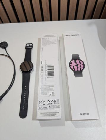 Samsung Watch 6 40mm smart watch  beschikbaar voor biedingen