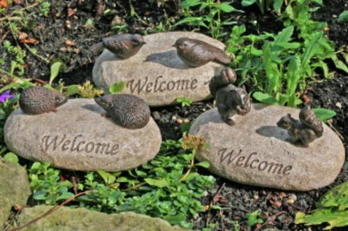 Leuk Beeld Welcome, welkom steen met egel, vogel, eekhoorn, Tuin en Terras, Tuinbeelden, Nieuw, Dierenbeeld, Kunststof, Ophalen of Verzenden