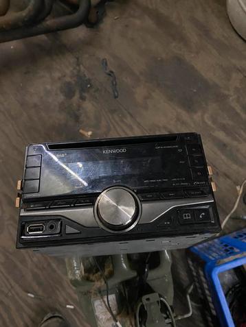Kenwood autoradio beschikbaar voor biedingen