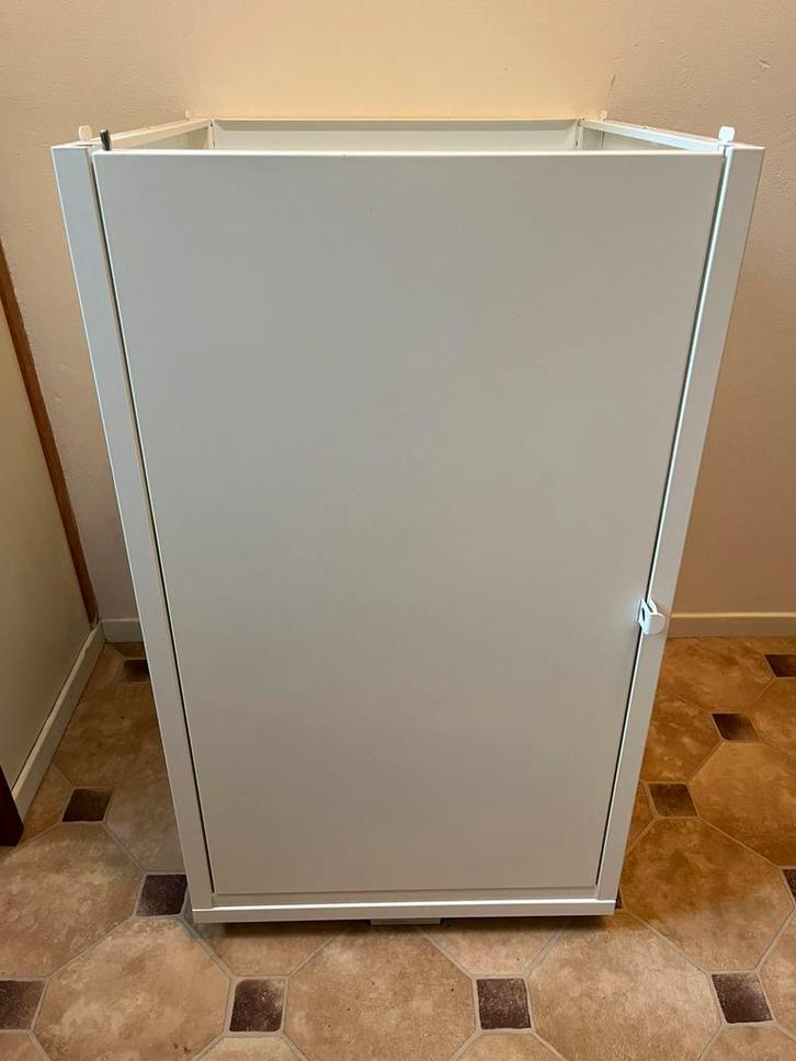 Ikea HÄLLAN metalen kast, 45x45x75 cm, Huis en Inrichting, Kasten | Lockerkasten, Gebruikt, Ophalen
