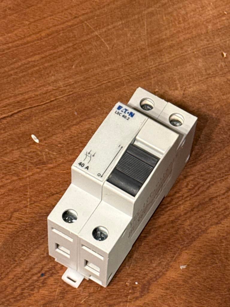 Installatieautomaat 40A Aeton LSC 40.2, Doe-het-zelf en Verbouw, Ophalen of Verzenden, Zo goed als nieuw, Overige typen