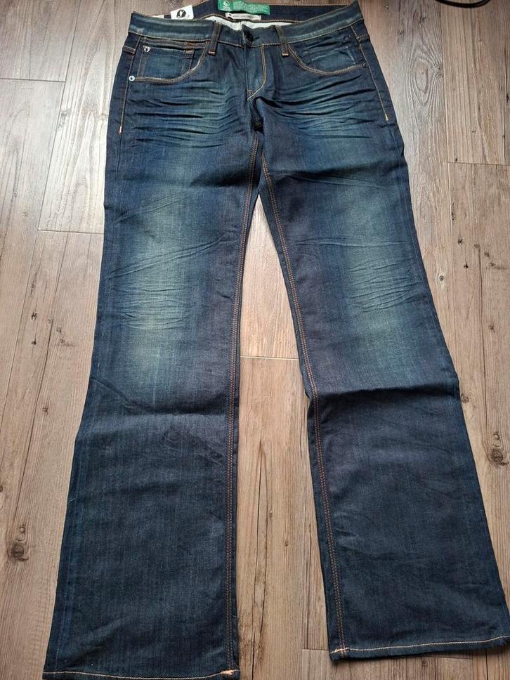 KUYICHI Wendy low bootcut jeans W32 L34, Kleding | Dames, Spijkerbroeken en Jeans, Nieuw, W30 - W32 (confectie 38/40), Blauw, Ophalen of Verzenden