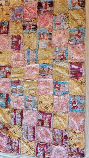 tafelkleed handgemaakt in Turkije Perzisch Smyrna beschikbaar voor biedingen