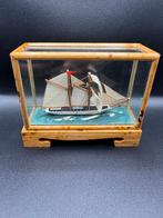 Vintage zeilboot miniatuur 1950, Hobby en Vrije tijd, Modelbouw | Boten en Schepen, Ophalen of Verzenden, Zo goed als nieuw, Overige merken
