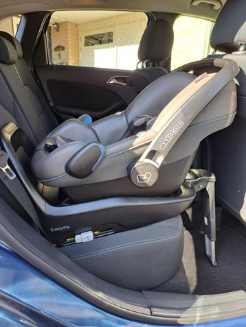 LEREN Maxi-Cosi Pebble Plus i-size Universal+2way Fix Isofix beschikbaar voor biedingen