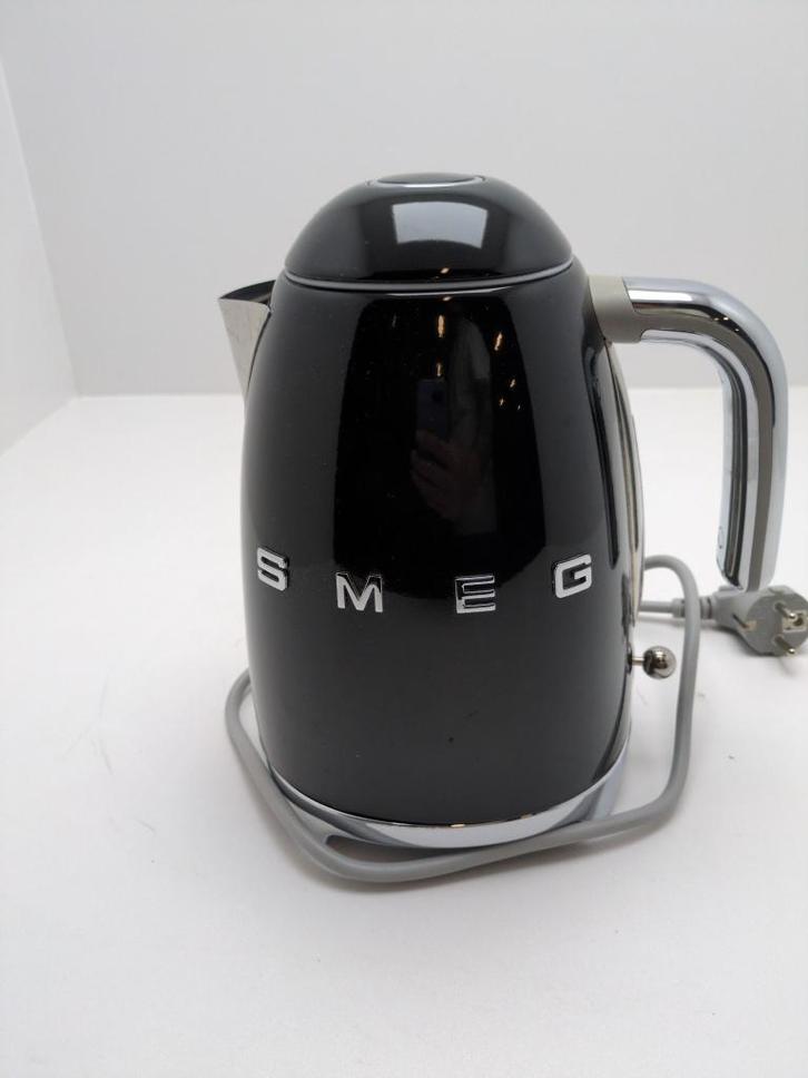 SMEG Waterkoker KLF03BLEU zwart, gebruikt, Witgoed en Apparatuur, Waterkokers, Nieuw, 1 tot 2 liter, Draadloos, Verzenden