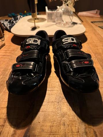 Sidi wielrenschoenen maat 44 (valt als 43) + SPD SL beschikbaar voor biedingen