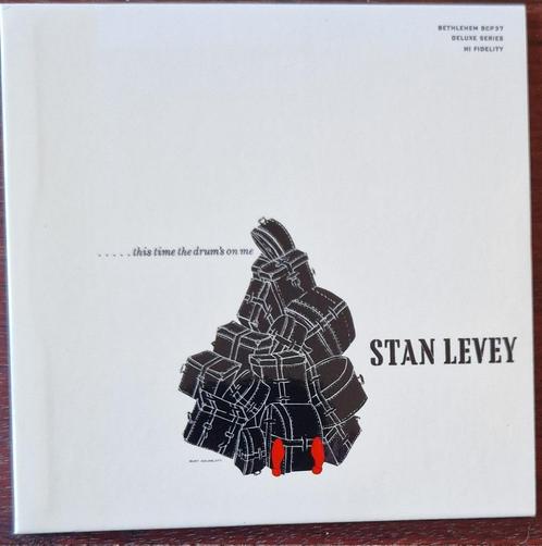 Stan Levey – ….this time the drum’s on me, Cd's en Dvd's, Cd's | Jazz en Blues, Zo goed als nieuw, Jazz, 1940 tot 1960, Ophalen of Verzenden