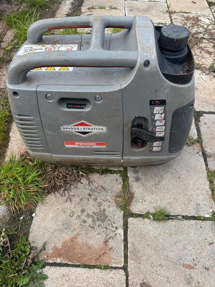 Briggs & Stratton p2200 Aggregaat - Zo Goed Als Nieuw!, Doe-het-zelf en Verbouw, Aggregaten, Zo goed als nieuw, Benzine, Minder dan 5 kVA