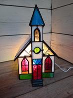 Glas in lood, Tiffany stijl kerkje met verlichting., Diversen, Kerst, Ophalen of Verzenden, Zo goed als nieuw