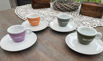 Illy espresso kop en schotels beschikbaar voor biedingen