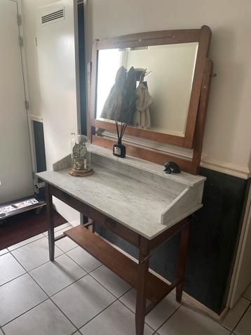 Antiek Wasmeubel met Marmer en Spiegel beschikbaar voor biedingen