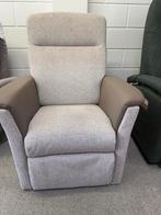 Jonge Luxe en comfortabele Sta op stoel relax fauteuil, Verzenden, Nieuw, Stof