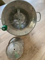 Vintage Passe-vite / Groentemolen met 3 Schijven - Antiek Ke, Antiek en Kunst, Ophalen