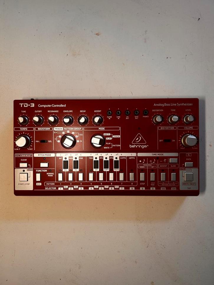 Behringer TD-3 Analoge Bass Synthesizer, Muziek en Instrumenten, Synthesizers, Zo goed als nieuw, Overige aantallen, Overige merken