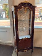 Prachtige marqueterie gebogen vitrine vol met brons, Ophalen
