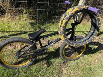 Te koop; een echte goede BMX 20 inch van het merk Kush1+ beschikbaar voor biedingen