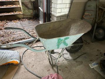 2 Kruiwagens - Gebruikt maar functioneel beschikbaar voor biedingen