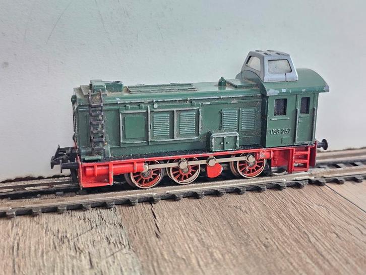 modeltrein Ho trix-express V-36 diesel lokomotief metaal, Hobby en Vrije tijd, Modeltreinen | H0, Gebruikt, Locomotief, Gelijkstroom