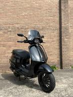 Vespa sprint black edition 2022 full option!!, Fietsen en Brommers, Scooters | Vespa, Gebruikt, Ophalen of Verzenden, Vespa S