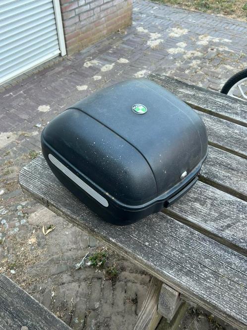 Originele Piaggio helmkoffer, Fietsen en Brommers, Brommeronderdelen | Algemeen, Zo goed als nieuw, Overige typen, Ophalen of Verzenden