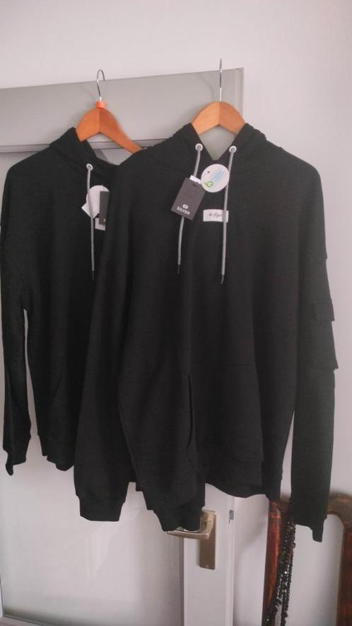 2 nieuwe hoodies - 1  Fila outdoor vest -- 1 Reebok training, Kleding | Heren, Truien en Vesten, Nieuw, Zwart, Ophalen of Verzenden