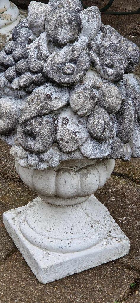 Prachtige betonnen Fruitmand /tuinbeeld op voet (brocante), Tuin en Terras, Tuinwanddecoratie, Gebruikt, Ophalen