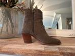 Mooie enkellaarsjes taupe, Kleding | Dames, Schoenen, Overige kleuren, Ophalen of Verzenden, Zo goed als nieuw, Costes