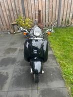 Agm grande retro scooter (Opknapper), Fietsen en Brommers, Snorfietsen en Snorscooters, Gebruikt, Benzine, Ophalen, Overige merken