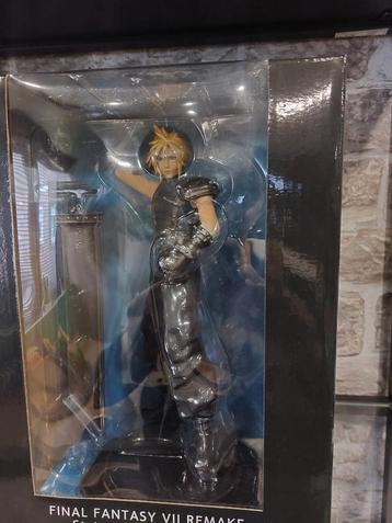 Final Fantasy 7 Remake Cloud Strife figuur beschikbaar voor biedingen