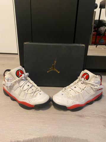 Jordan 6 rings beschikbaar voor biedingen