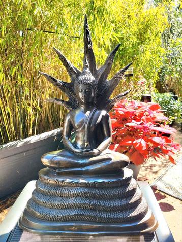 Grote bronzen Boeddha onder naga – 56 cm hoog, ca. 10 kg beschikbaar voor biedingen