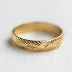 Vintage 9K goud wedding trouw band ring ster carving 16,25, Ophalen of Verzenden, Met edelsteen, Dame, Goud