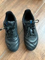 Voetbalschoenen, Sport en Fitness, Voetbal, Gebruikt, Maat XS of kleiner, Schoenen, Ophalen of Verzenden