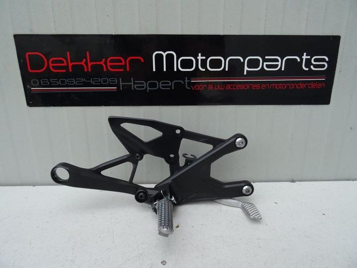 Rem set / Rechter voetsteun Yamaha YZF R1 2015-2016-2017 >, Motoren, Onderdelen | Yamaha, Gebruikt, Ophalen of Verzenden