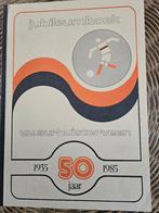 Jubileumboek VV Surhuisterveen 1935-1985, Ophalen of Verzenden, Gelezen, Balsport