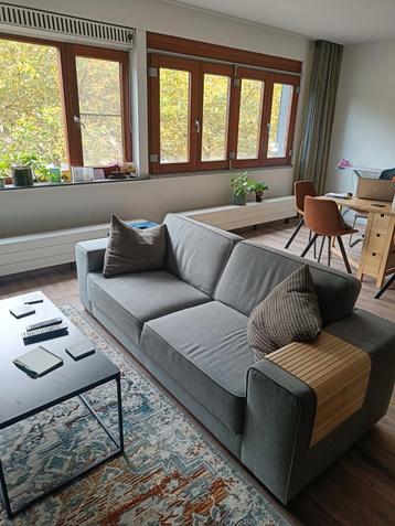 Grijze bank, 2,5 zits beschikbaar voor biedingen