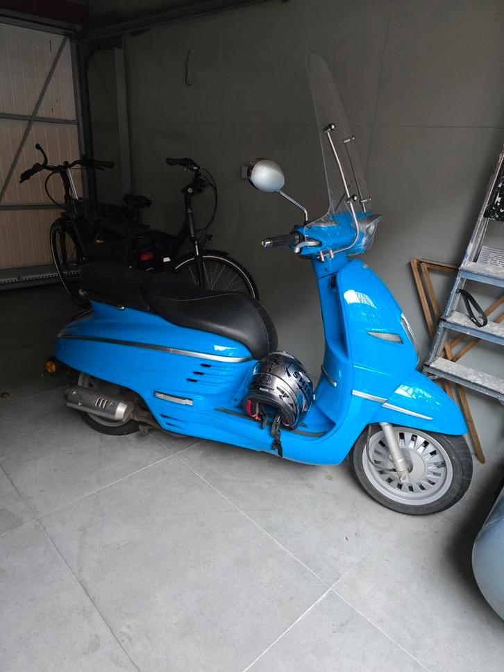 Peugeot Django 2017 - Blauw - Goedlopend!, Fietsen en Brommers, Snorfietsen en Snorscooters, Gebruikt, Peugeot, Benzine, Ophalen of Verzenden