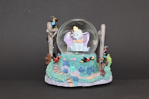 Snowglobe Dumbo and the crows, Verzamelen, Disney, Zo goed als nieuw, Beeldje of Figuurtje, Ophalen