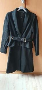 NIKKIE jas met riem maat 36, Kleding | Dames, Jassen | Winter, Ophalen of Verzenden, Zo goed als nieuw, Maat 36 (S), Zwart