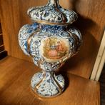 Vintage Vaas Barok Stijl Blauw-Wit, Antiek en Kunst, Antiek | Keramiek en Aardewerk, Ophalen