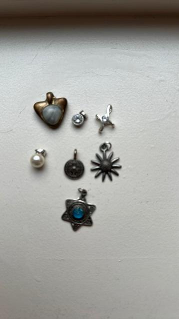 Lot van 7 hangers bedels beschikbaar voor biedingen